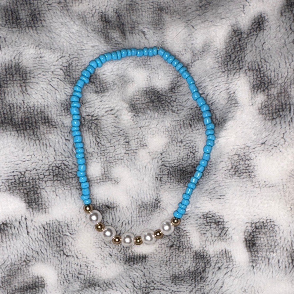 Elegant Blue and Gold Beaded Bracelet